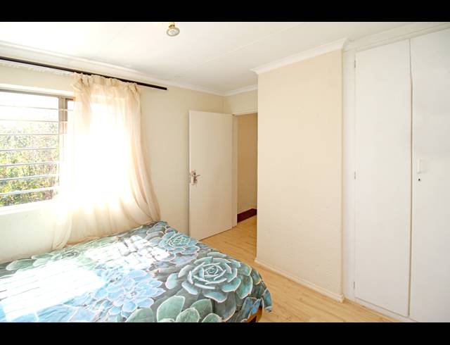 2 BEDROOM HOUSE FOR SALE IN SUNNINGHILL